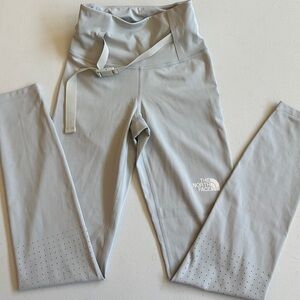 NWOT The North Face Women's Active Trail High-Rise Waist Pack Tight Gray X-Small